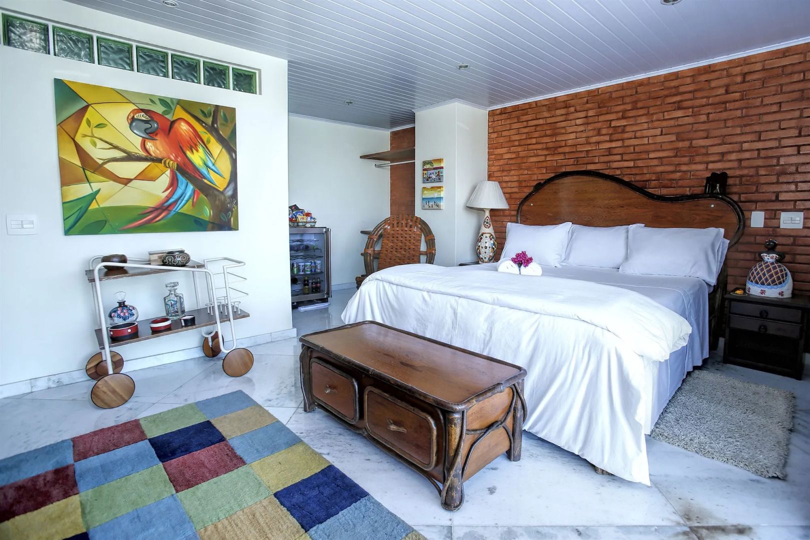 Cliffside Luxury Inn