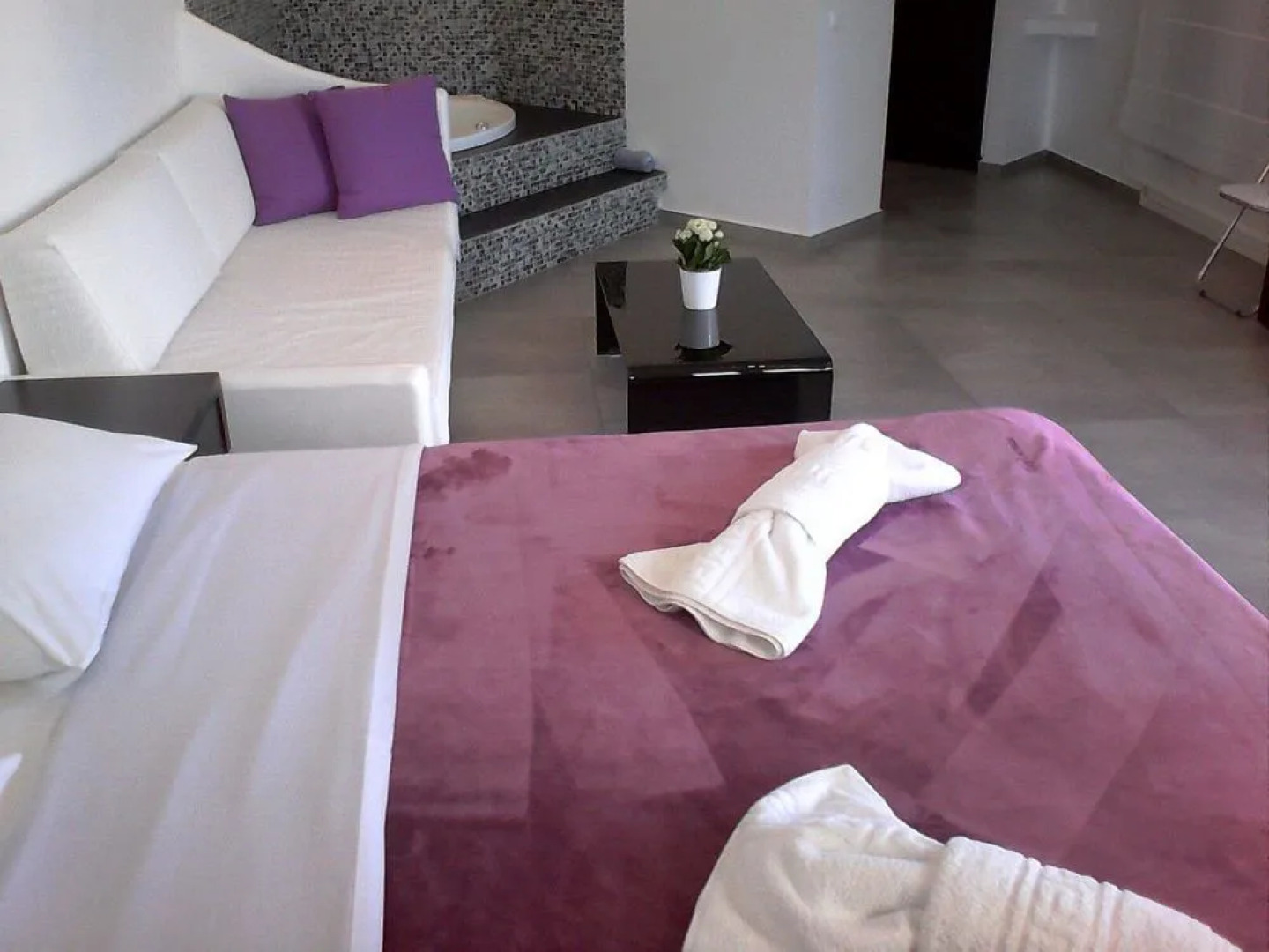 Queen Boutique Suites