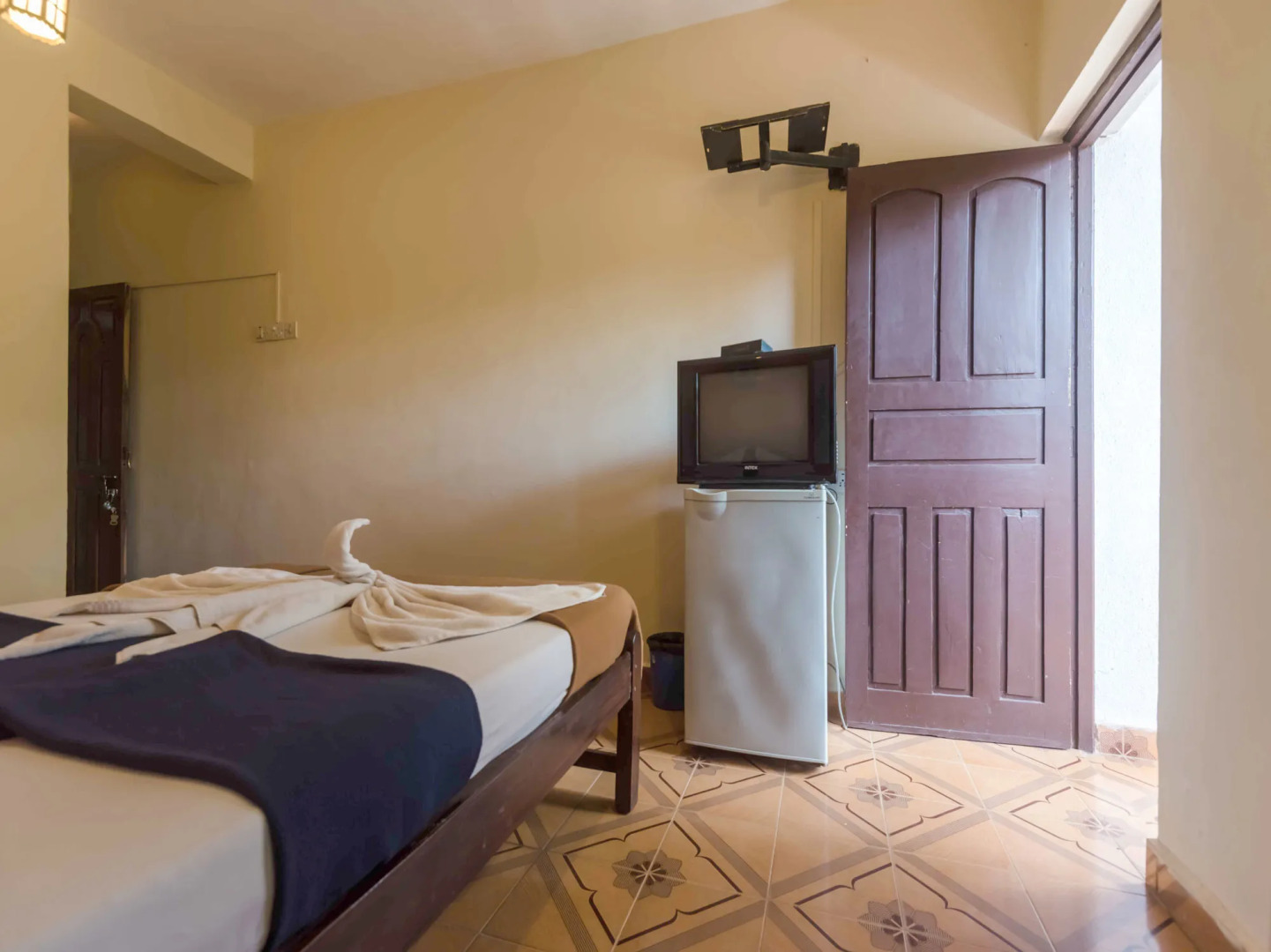 OYO 5651 StayOut near Baga Beach