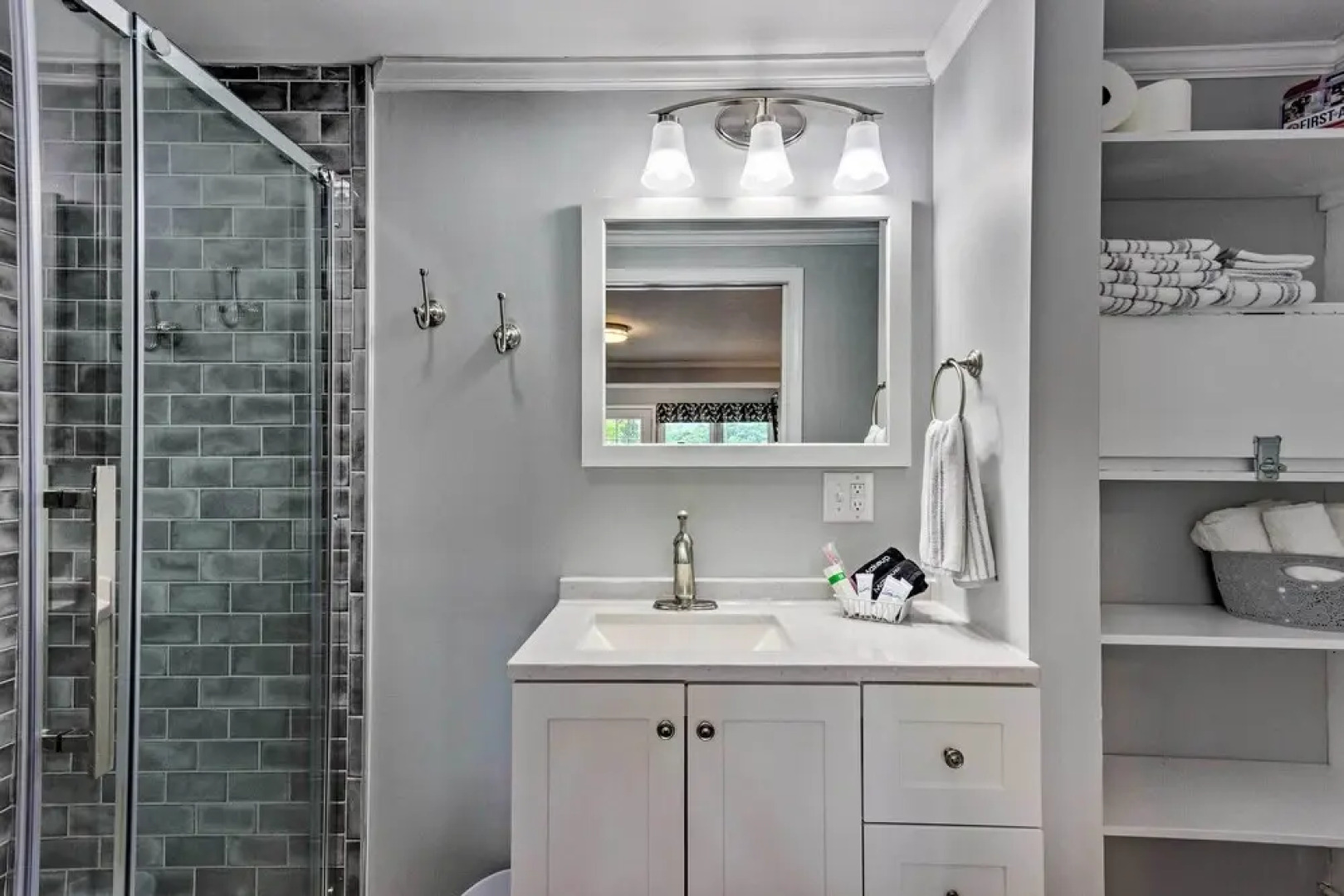 Studio W/patio Access + View on Lake Junaluska!