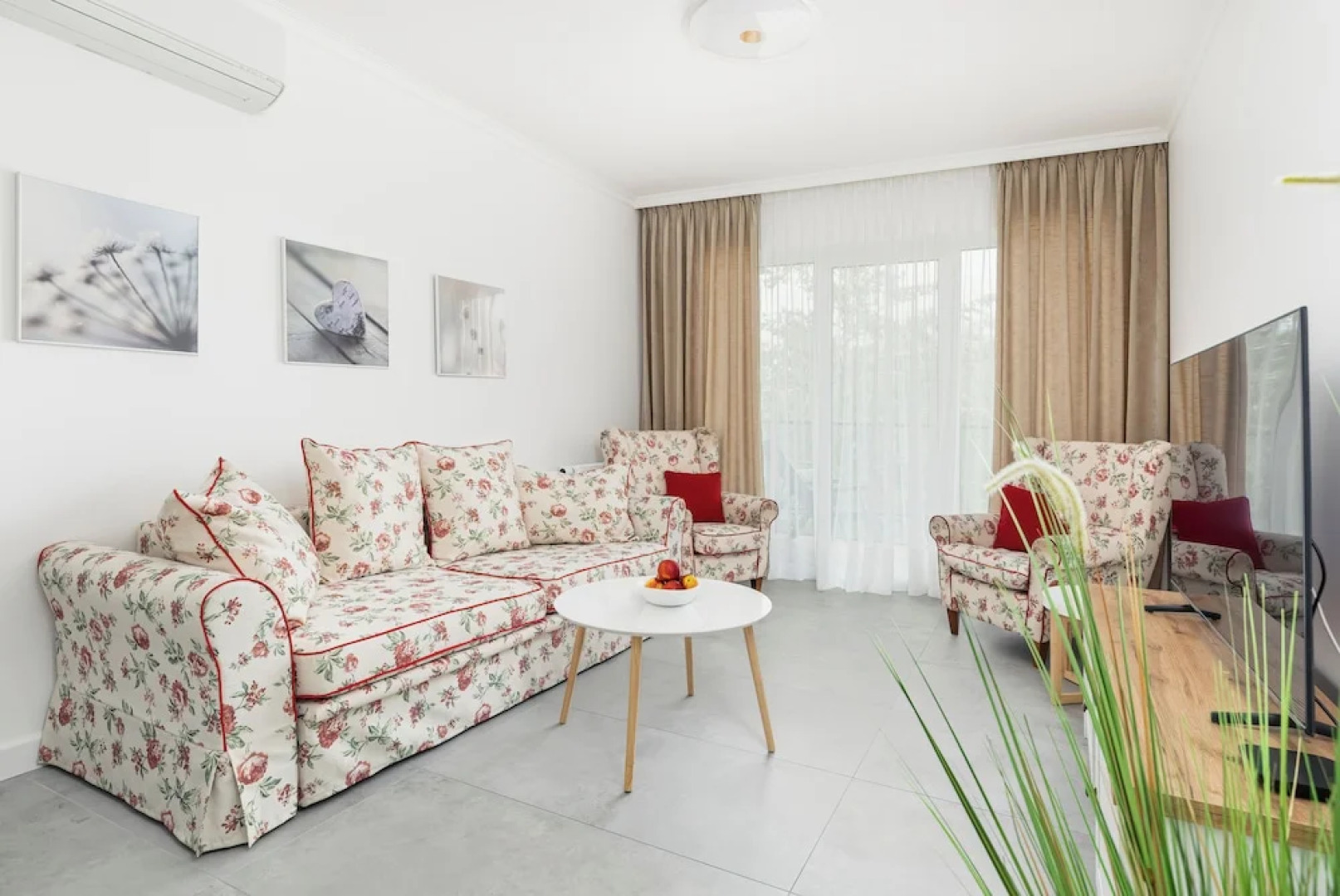Pet-friendly Spadochroniarzy by Renters
