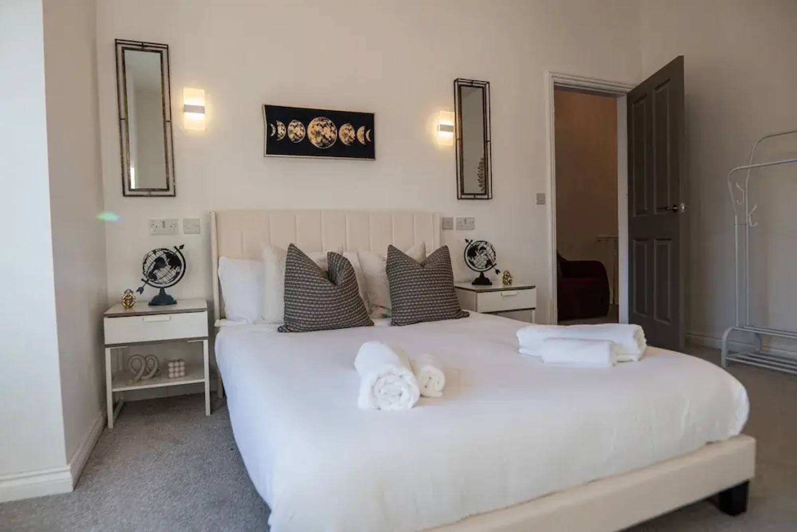 Manchester - 4 Beds - Sleeps 7 - Street Parking