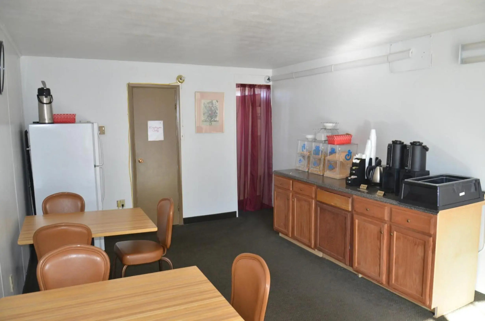 Red Carpet Inn and Suites Ebensburg