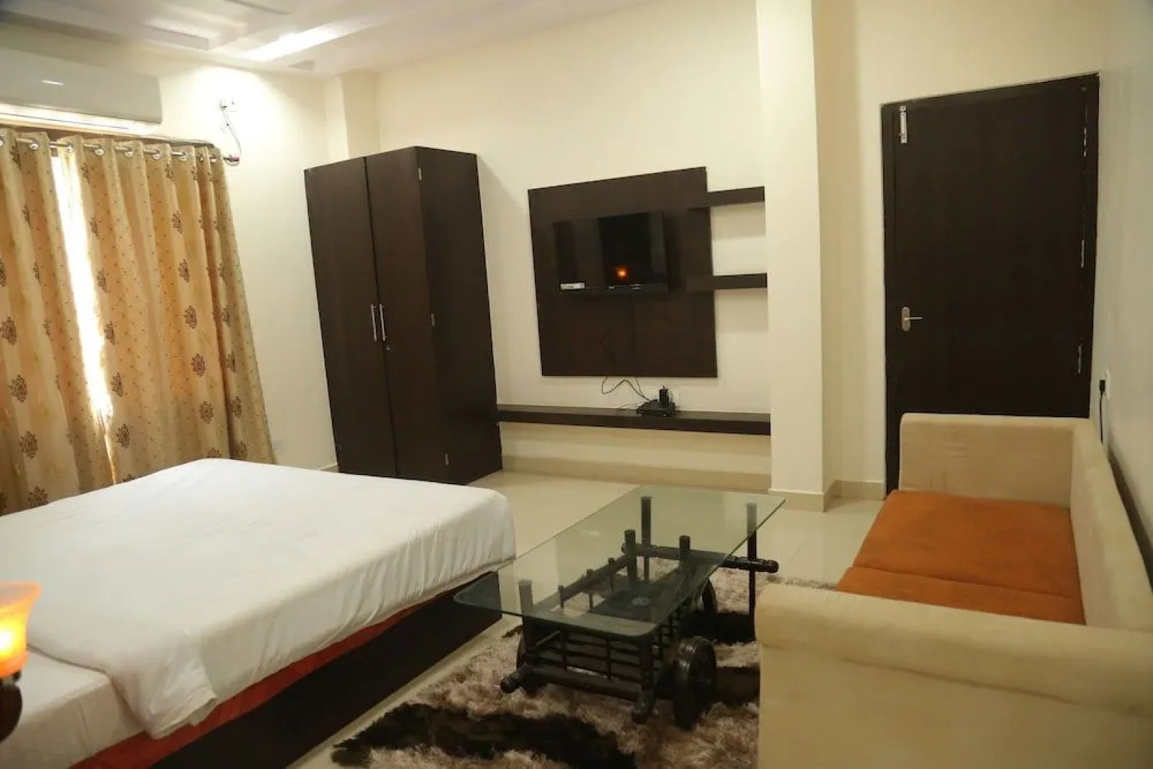 Hotel Akshat Residency