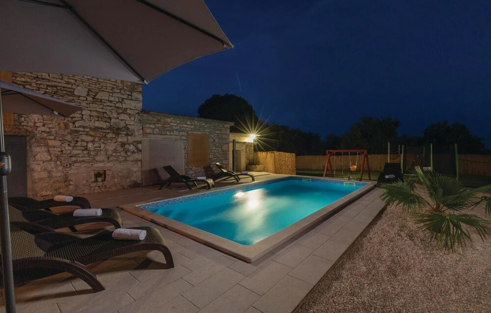 Beautiful Home in Duga Uvala With Wifi and 2 Bedrooms