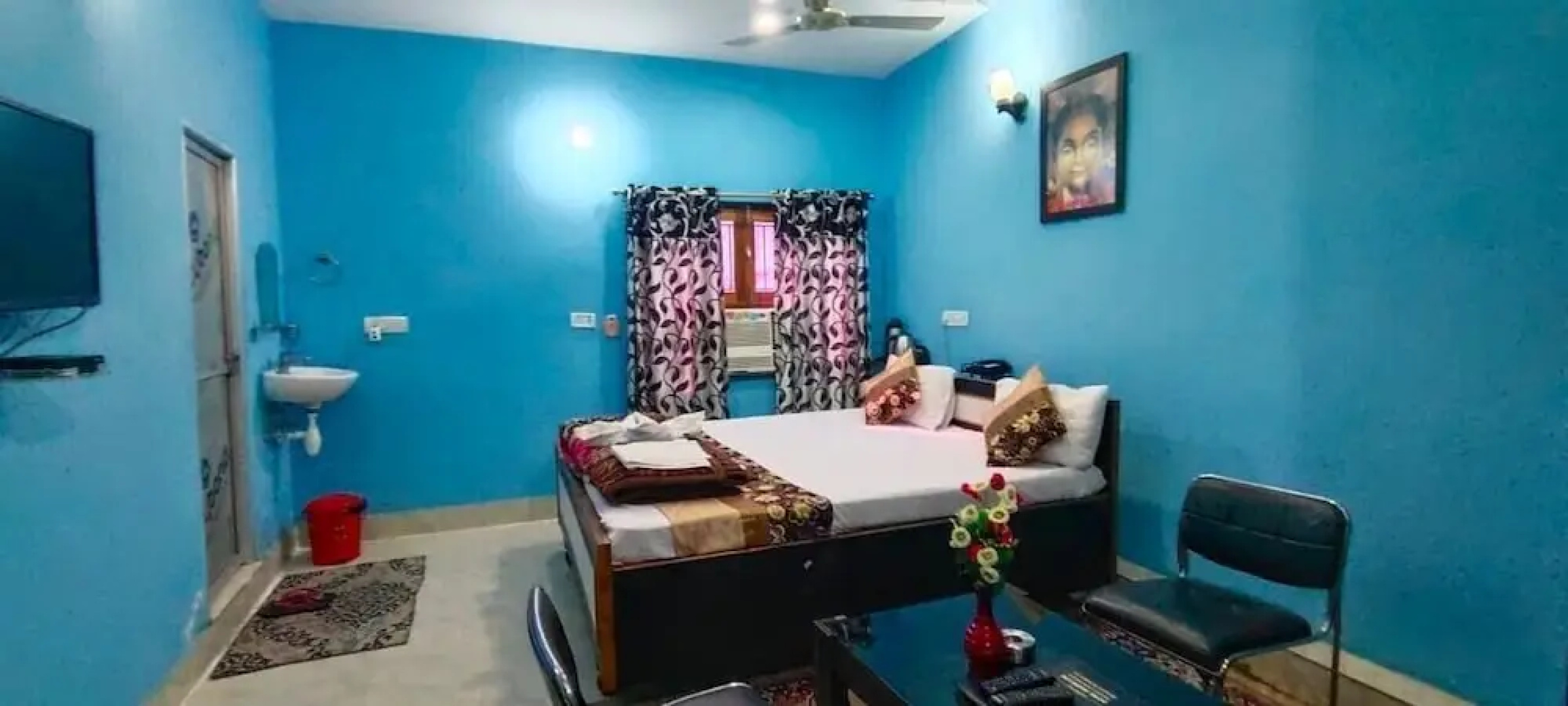 Hotel Anand Lok