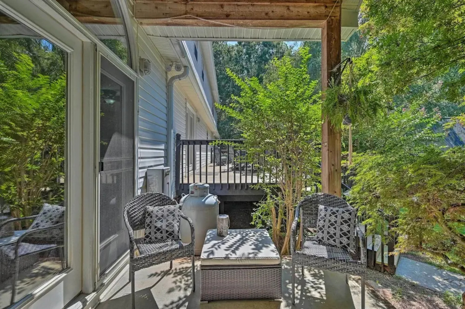2 Mi to Clemson: Central Villa w/ Deck, Near Lakes