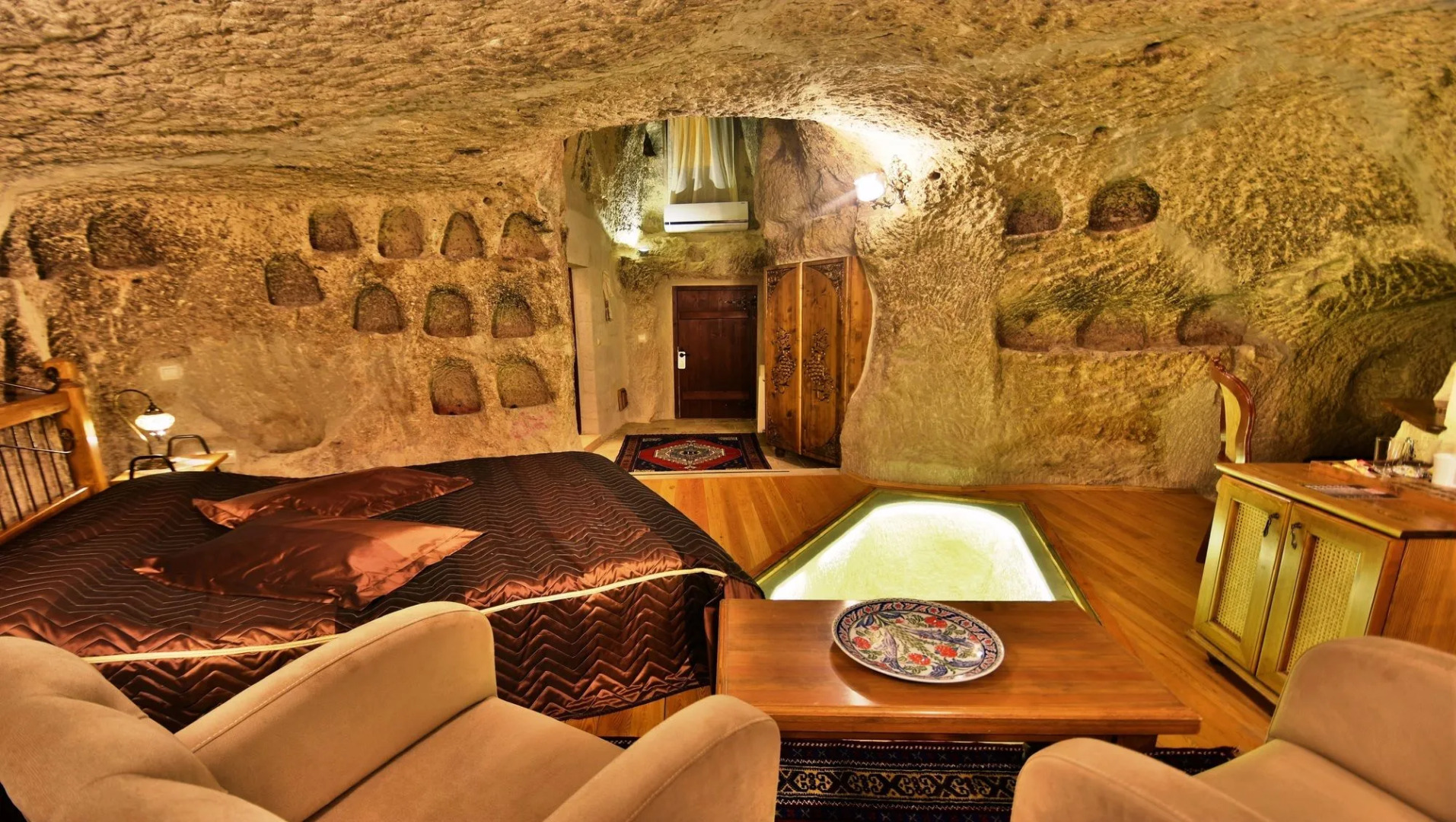 Harman Cave Hotel