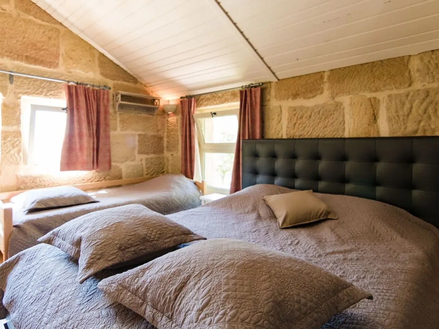 Luxurious Restored Building With Heated Swimming Pool, Terraces and Jacuzzi