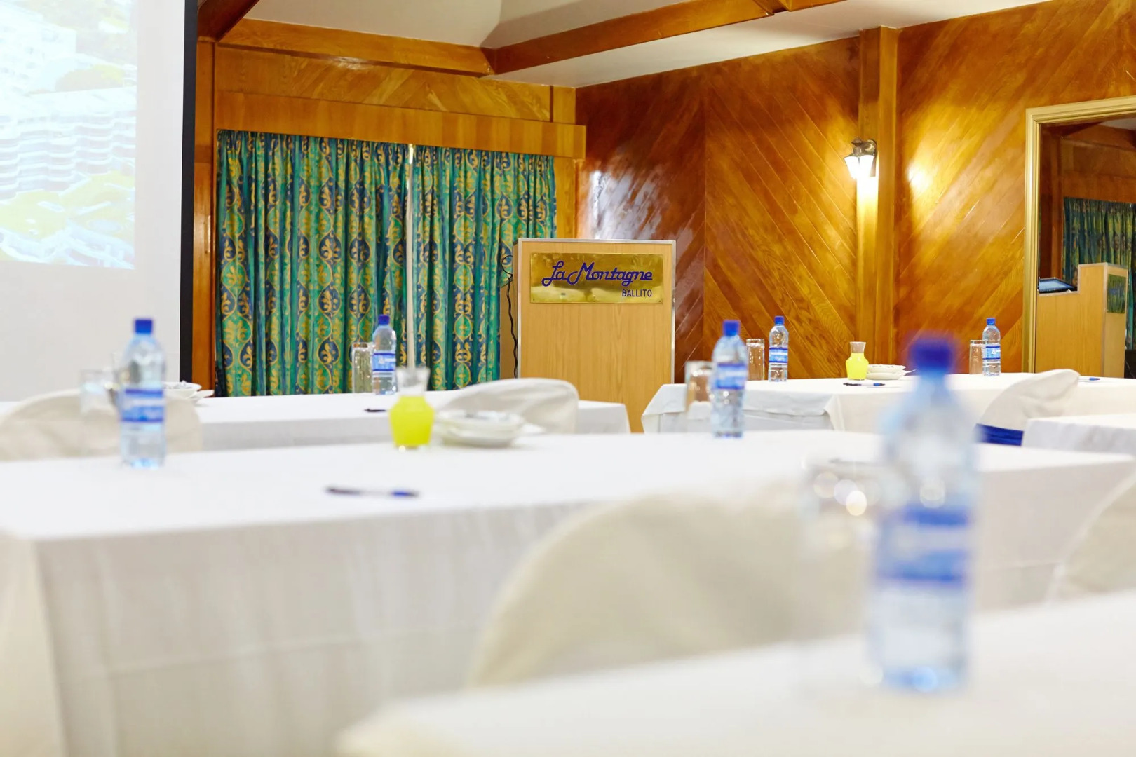 First Group La Montagne