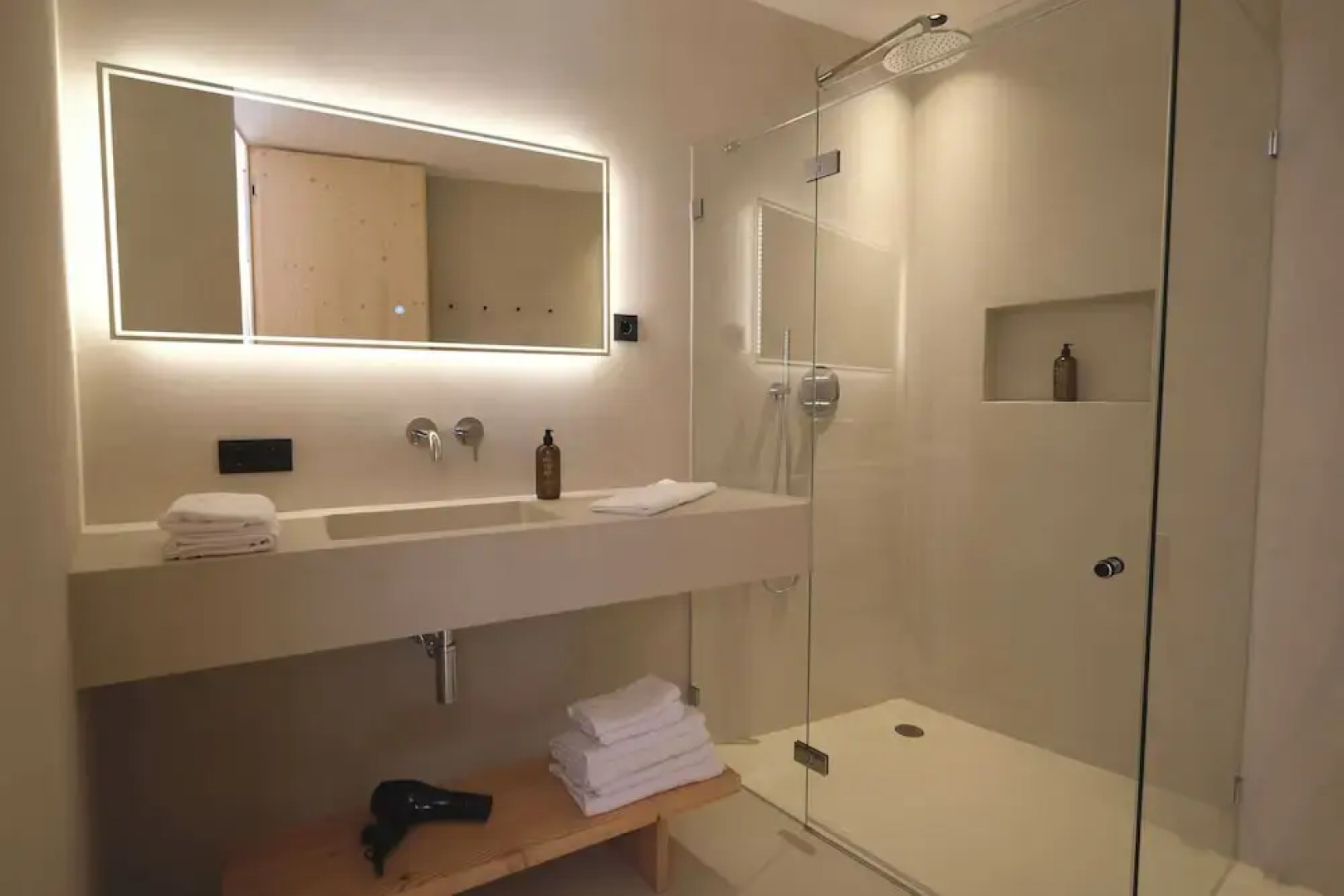 Lärchenlodge SkySpa und Rooftop Pool