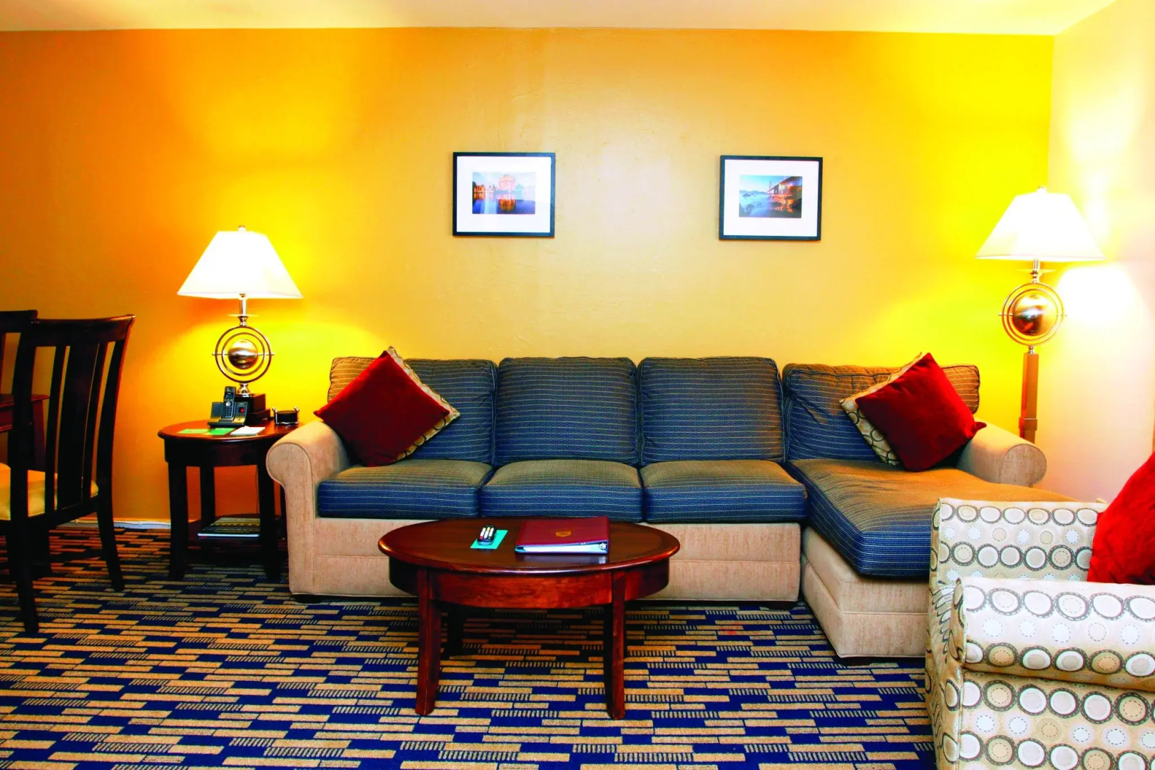 Suites At Fishermans Wharf