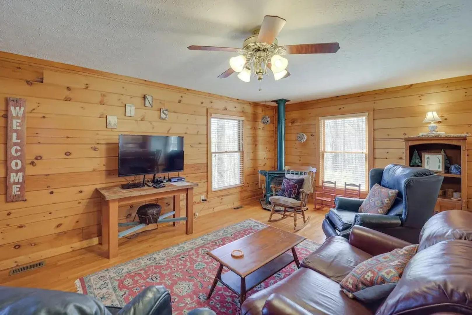 Game Room + Mtn Views: Banner Elk Cabin