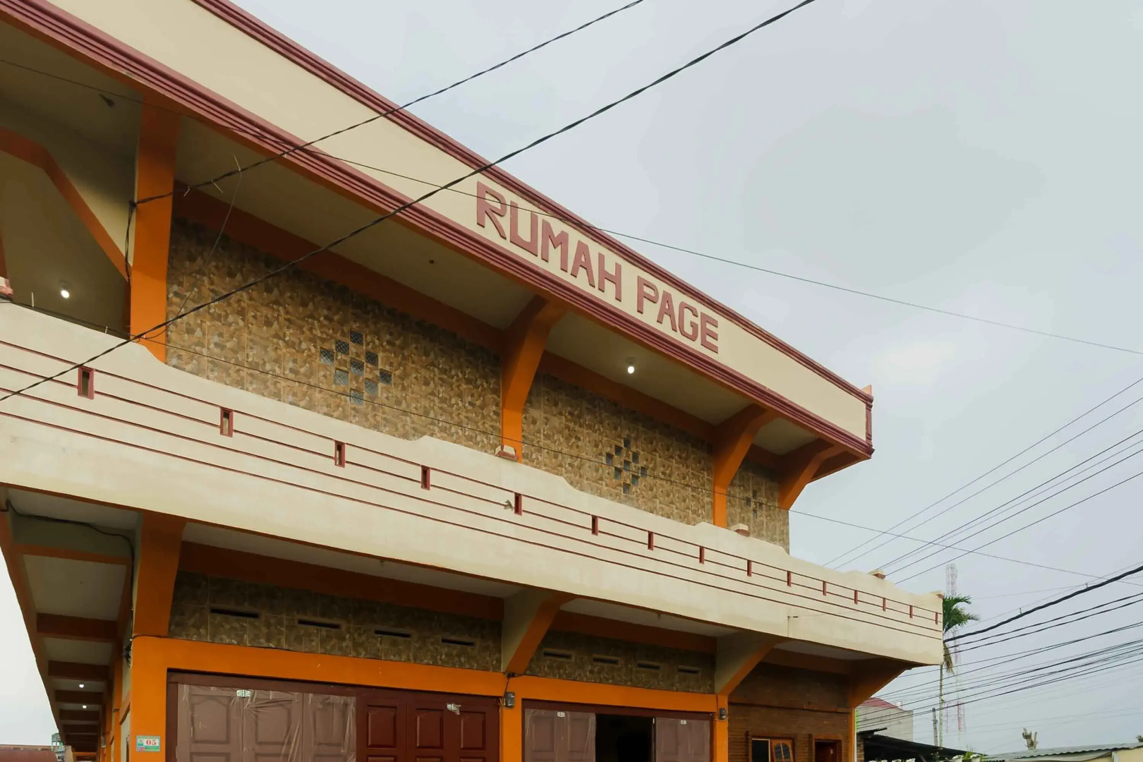 RedDoorz near Bukit Kubu Berastagi