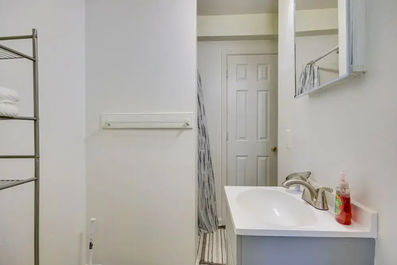 Quaint Orangeburg Townhome Near Hospitals & Campus