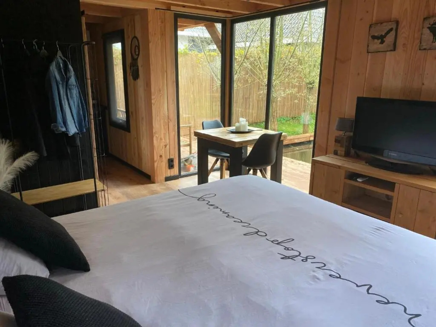 Casa aan de Plas, B&B met hottub en jacuzzi