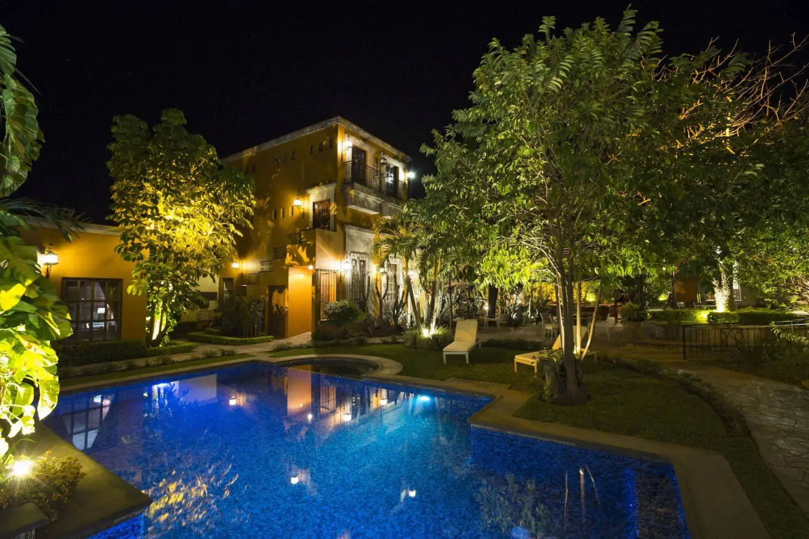 Los Abolengos, Grand Class Casona Hotel