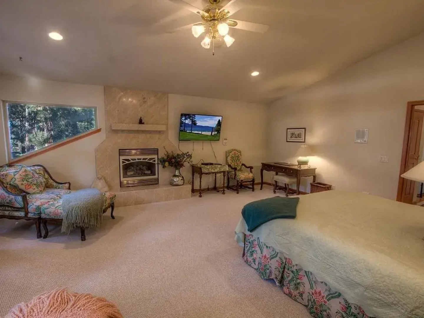 Silver Rock Spectacular Skyland Home 5 Br cabin by RedAwning