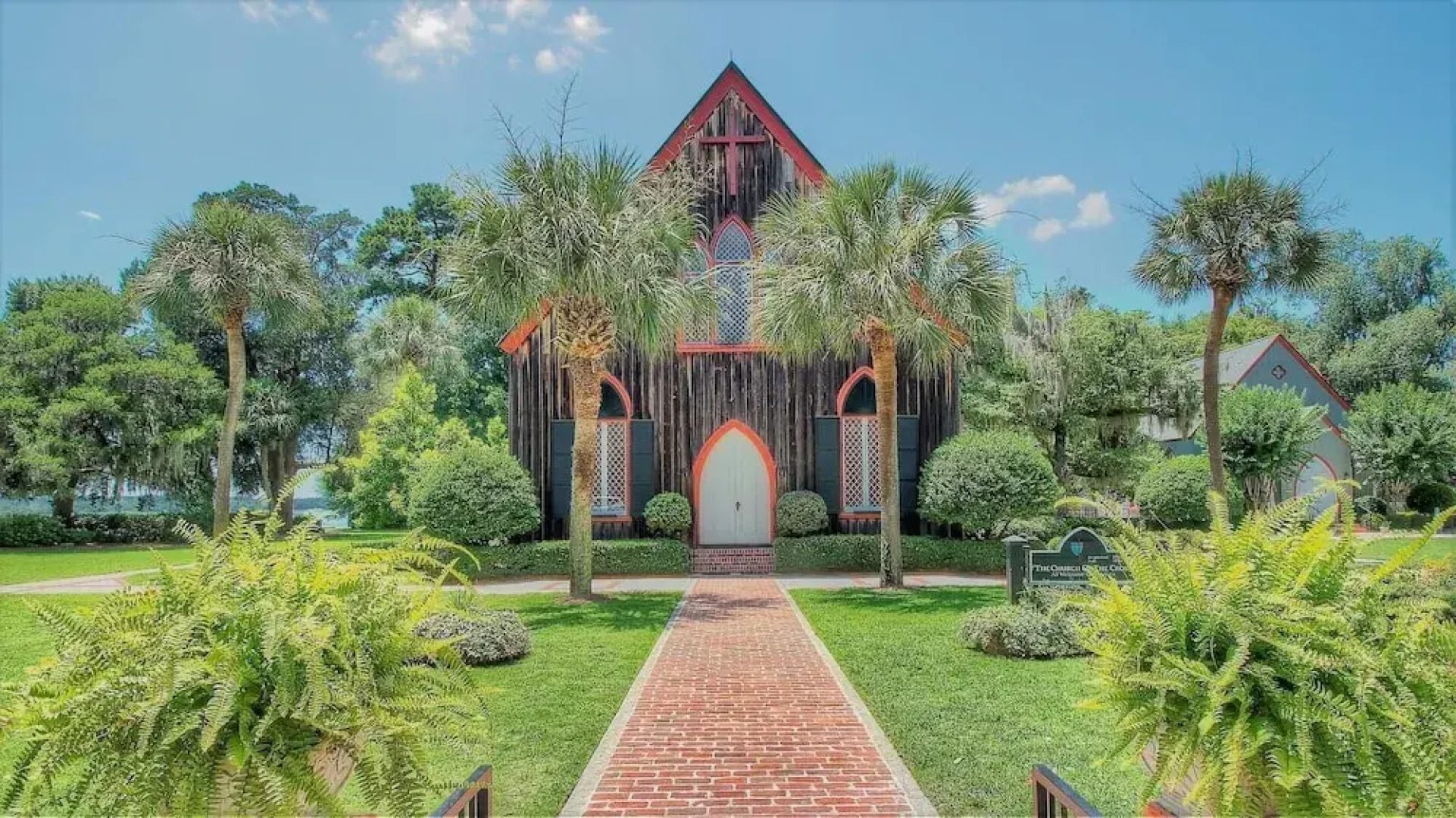 Pearl of the Promenade - Old Town Bluffton, SC 2 Bed Townhome in Prime Location