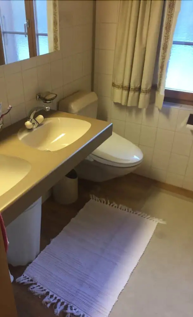 Cozy spacious Flat right in the village