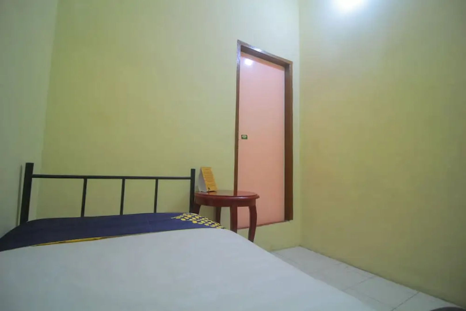 SPOT ON 2305 Andys Nur Penginapan