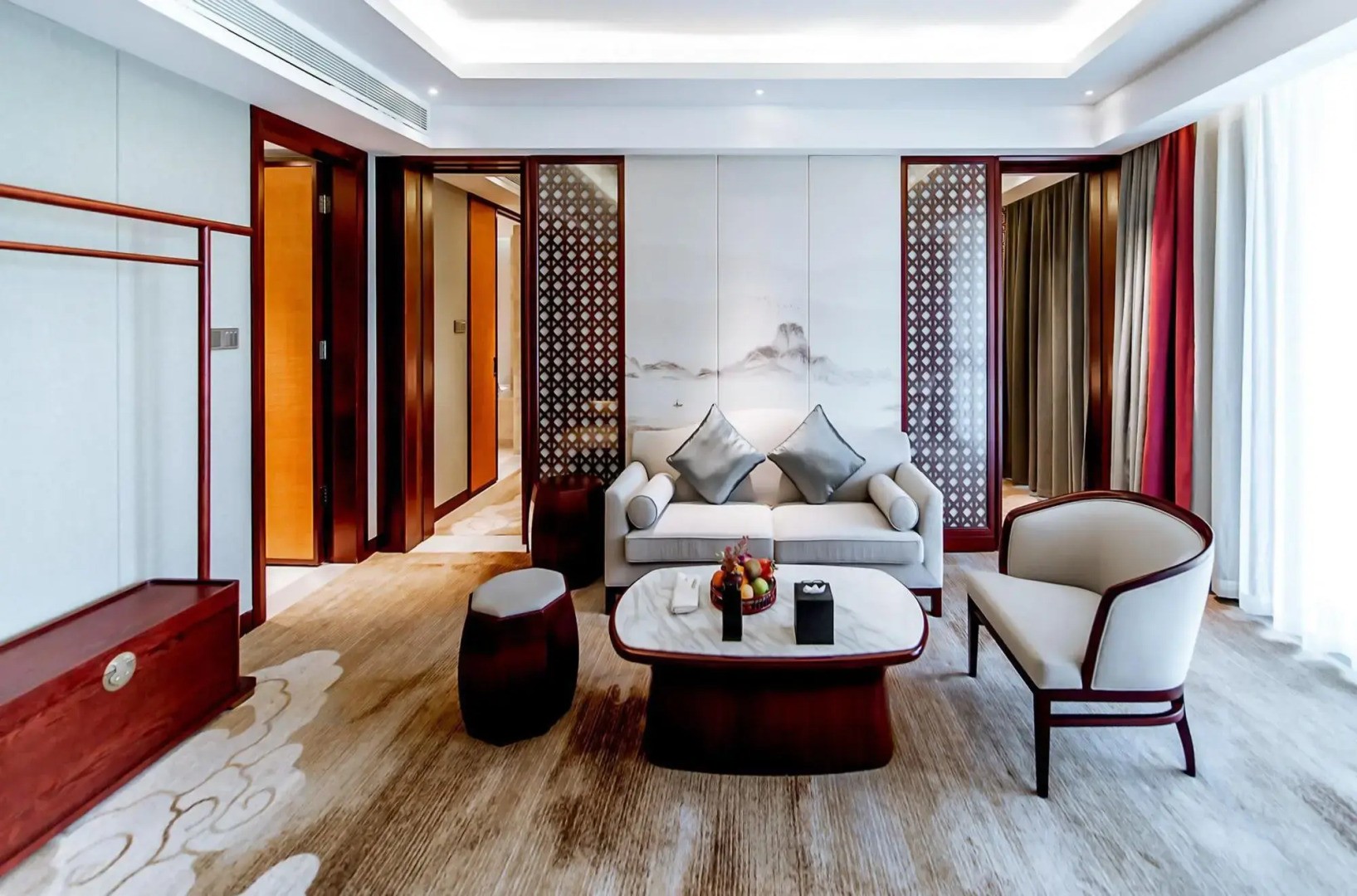 YUN-ZEN Jinling Acrobatics Hotel