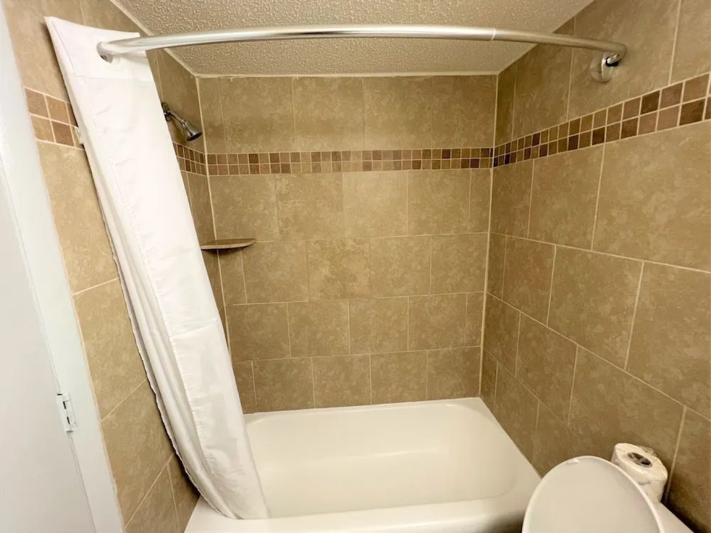 James River Inn & Suites