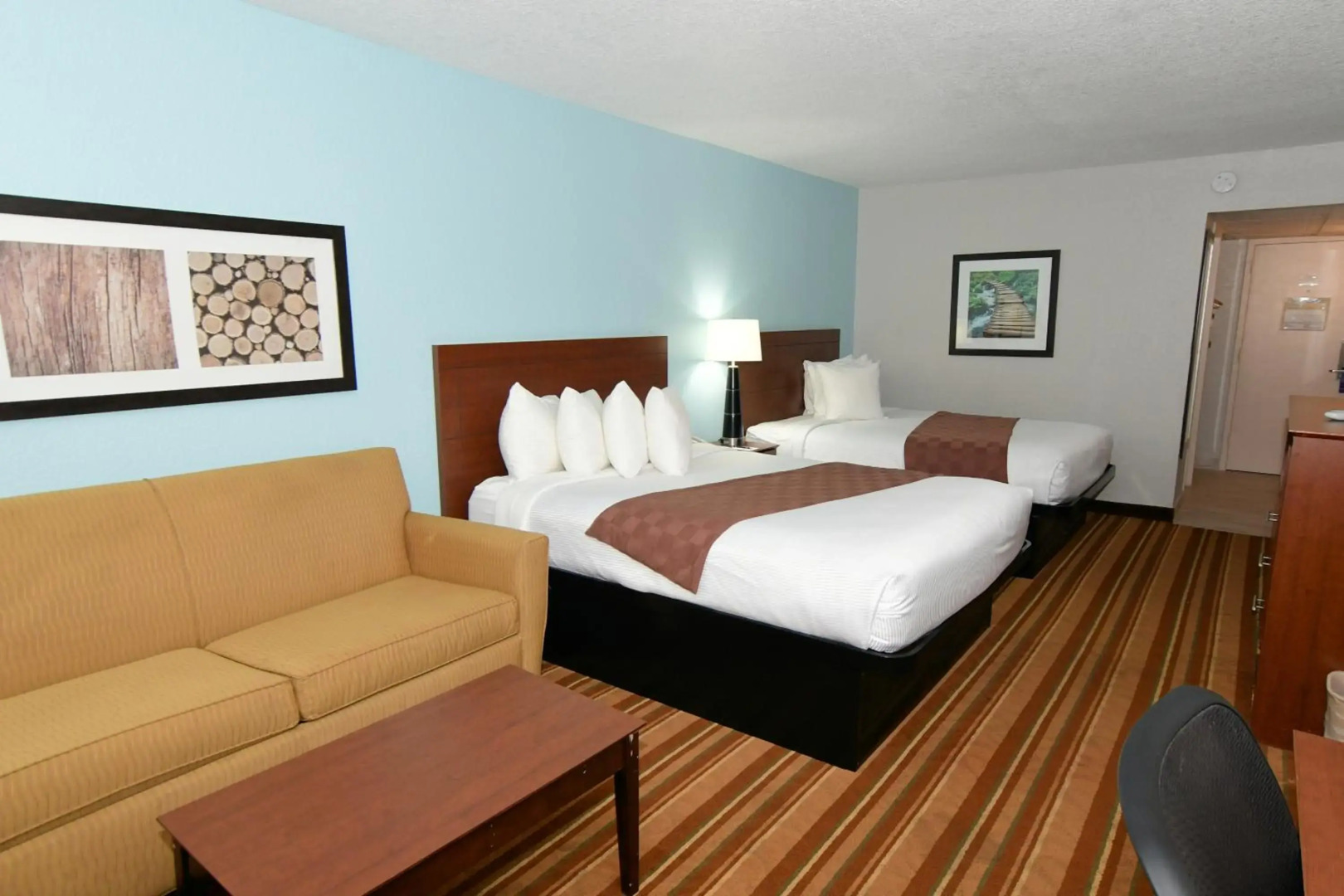 Rock Island Inn & Suites Marshalltown