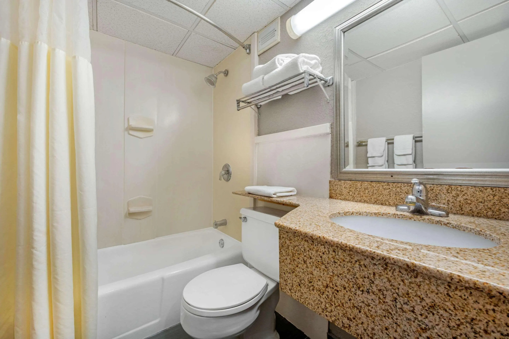 Clarion Hotel Conference Center New Cumberland