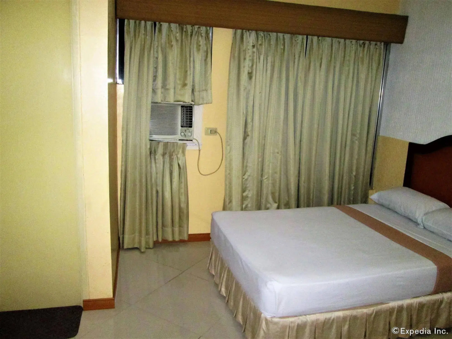 Discovery Hotel and Restaurant