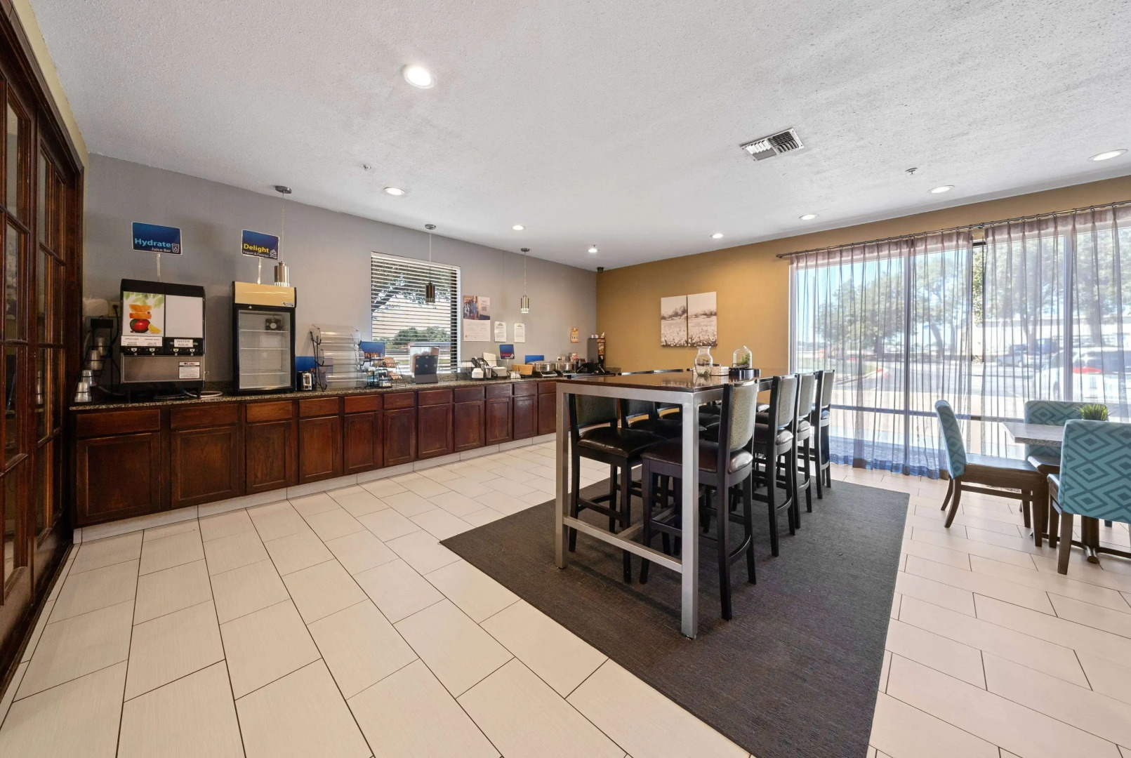 Days Inn by Wyndham Round Rock