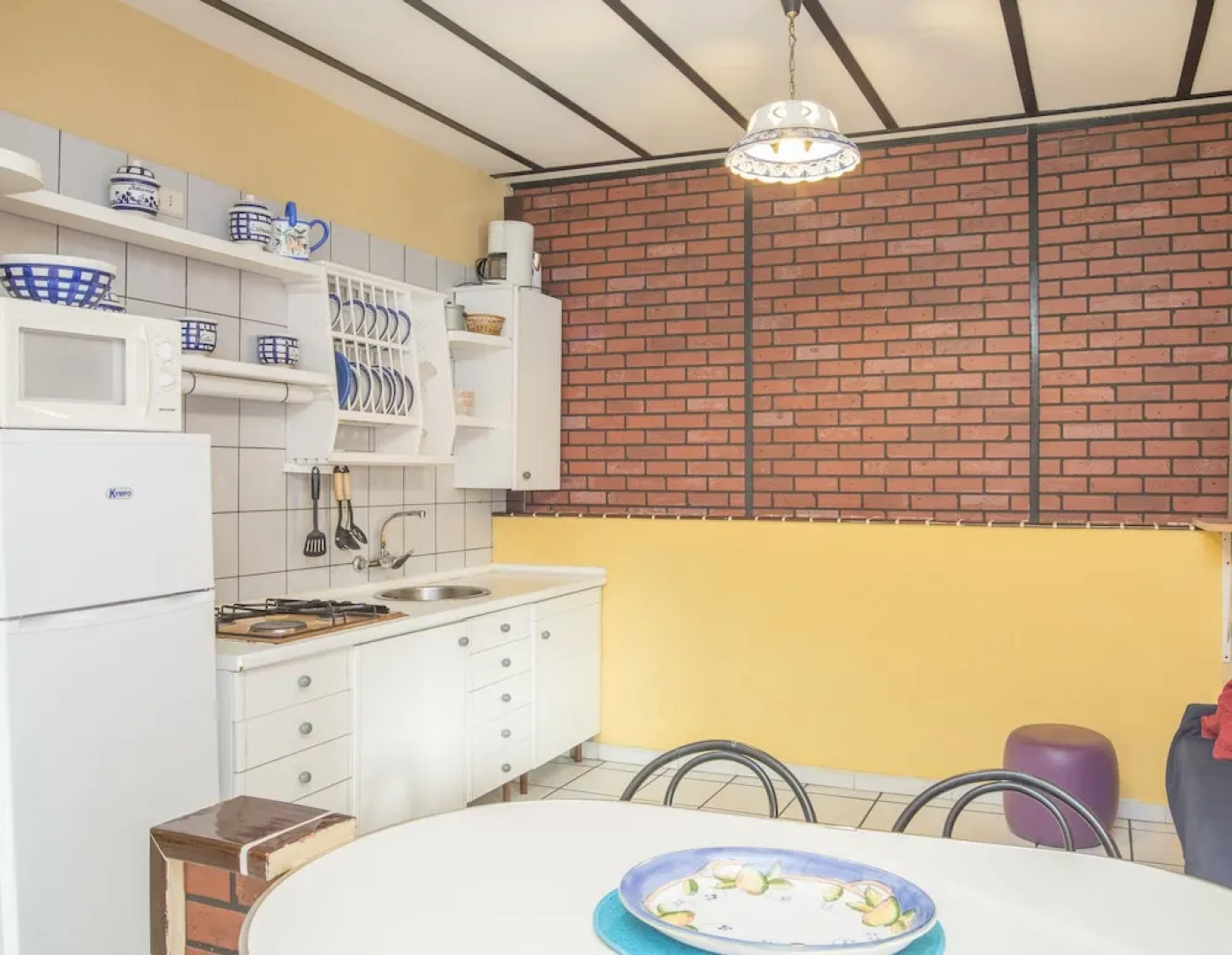 Lightbooking - Mountain & pool