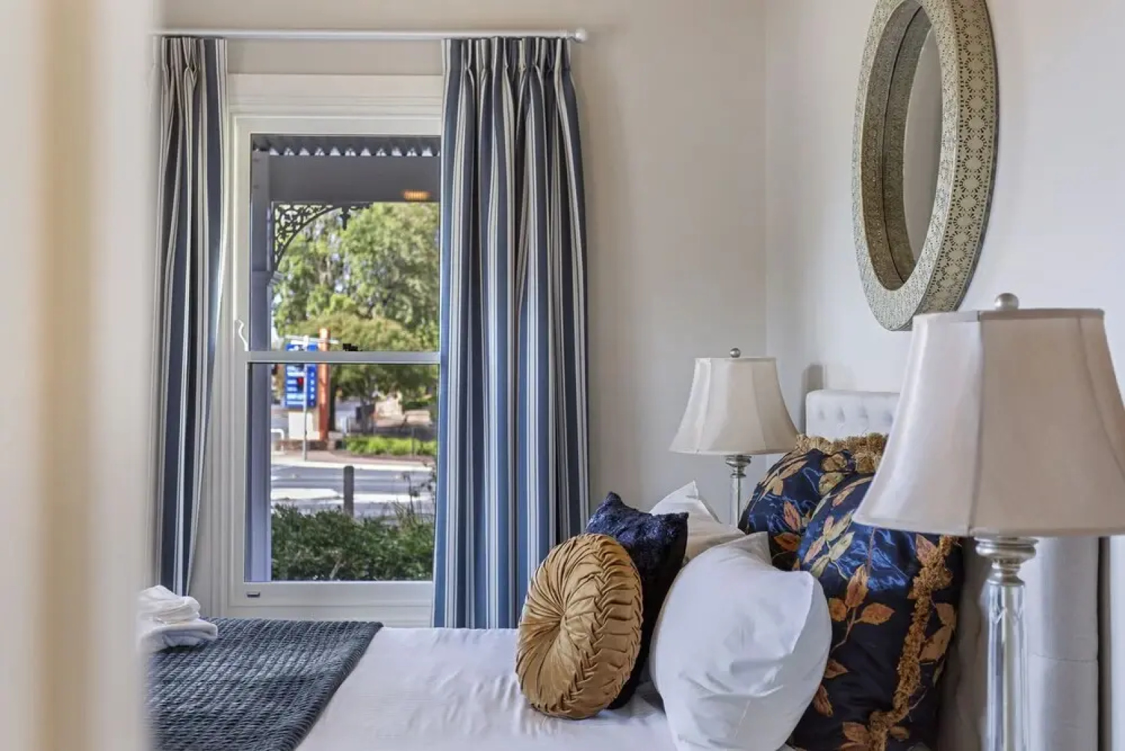 Grandview Accommodation - The Elm Tree Apartments