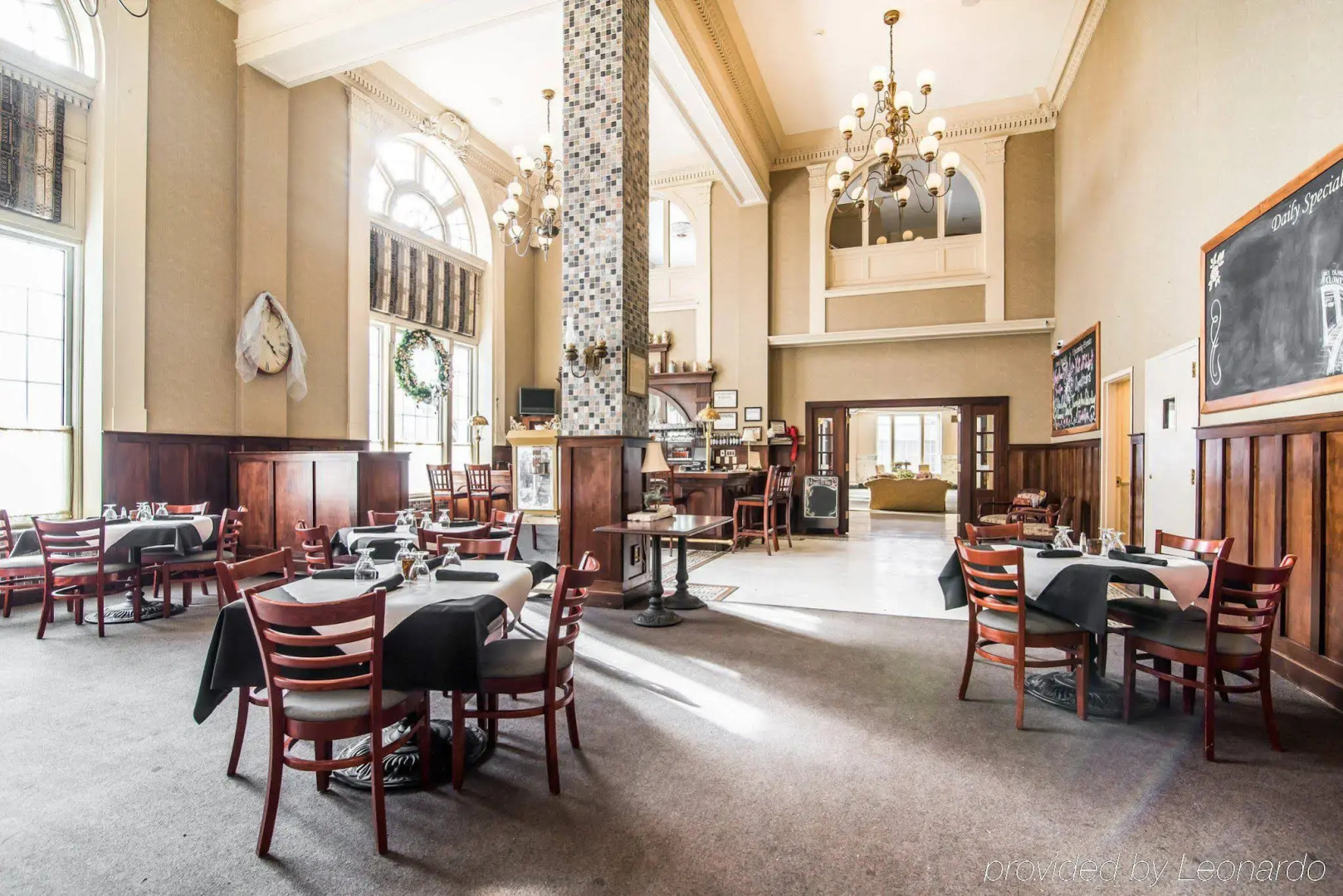 DoubleTree by Hilton Utica