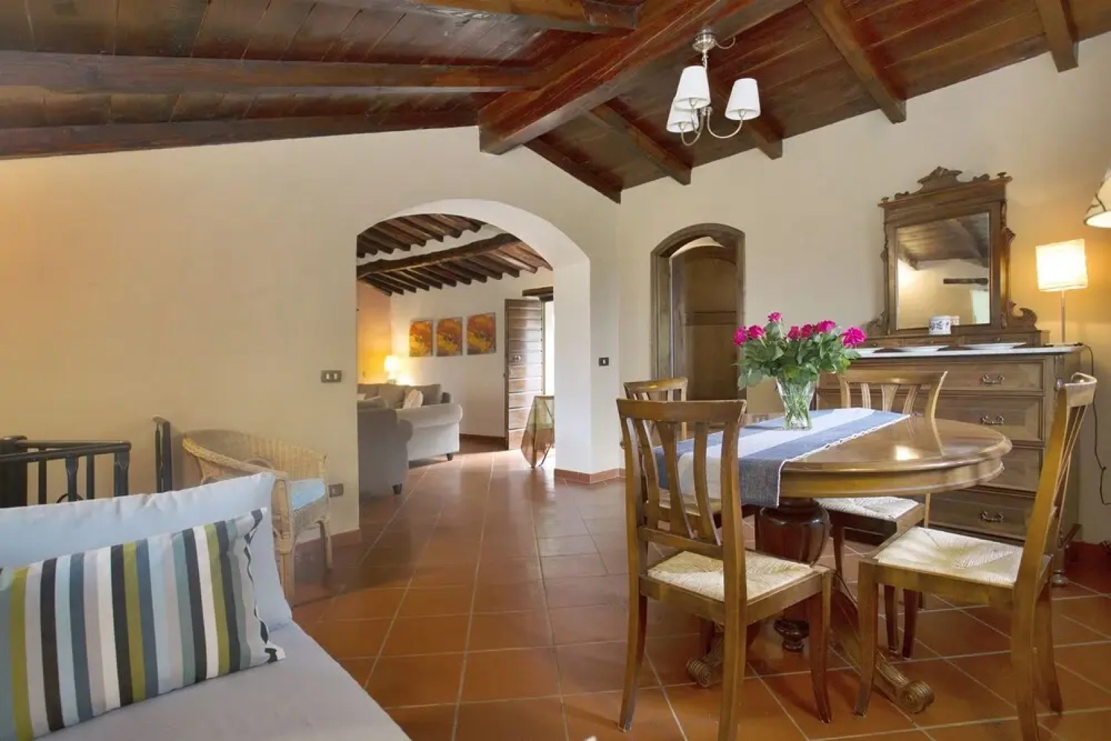 Stunning 2 bed Cottage in the Lucca Countryside