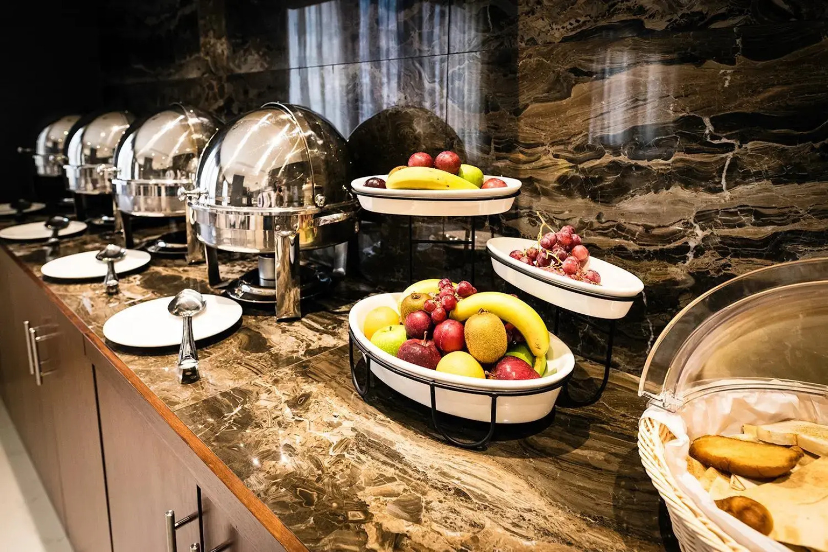 Emirates Plaza Hotel