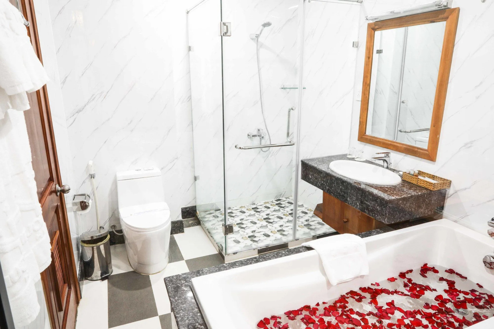 Huong Viet Hotel Quy Nhon - Beachfront