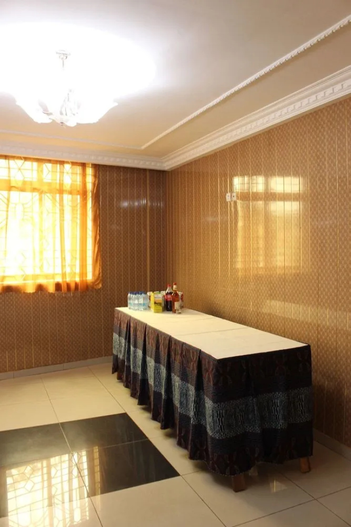 Noblesse Hotel