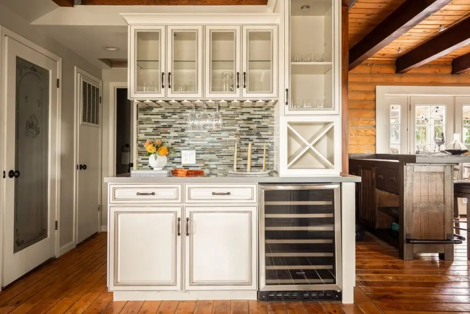 Chateau Syrah by Avantstay Picturesque Estate w/ Pool, Hot Tub, Pool Table & Table Tennis New Pickleball Court + Basketball Hoop