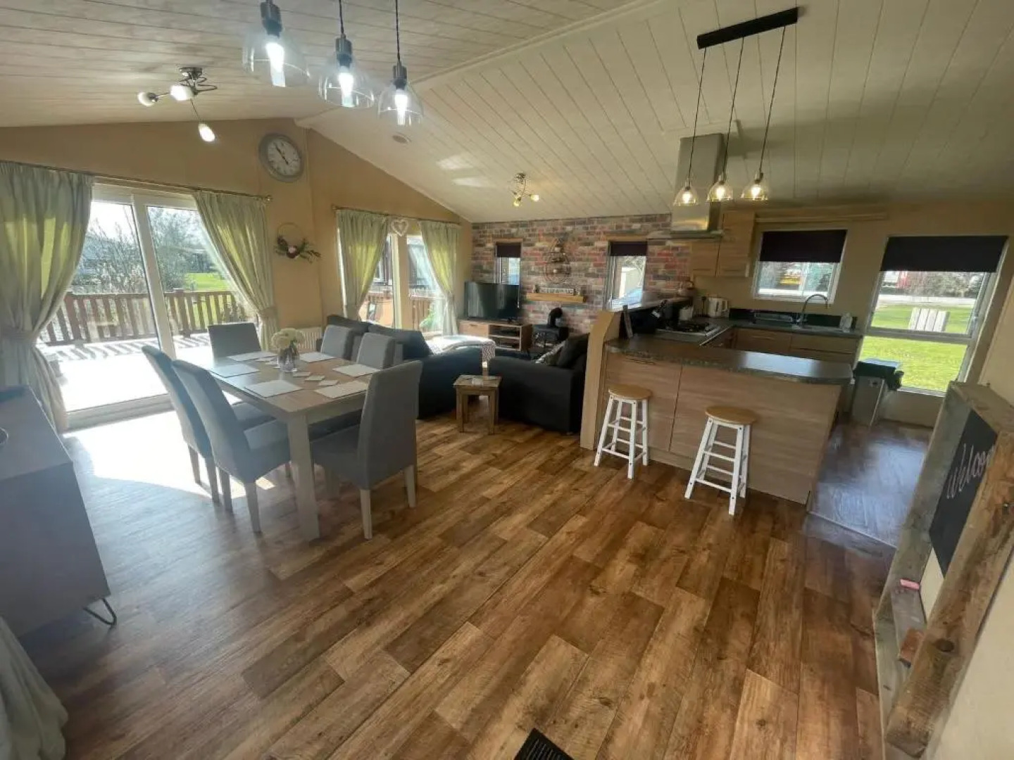 Luxury Lakeside Lodge L1 with hot tub situated at Tattershall Lakes Country Park