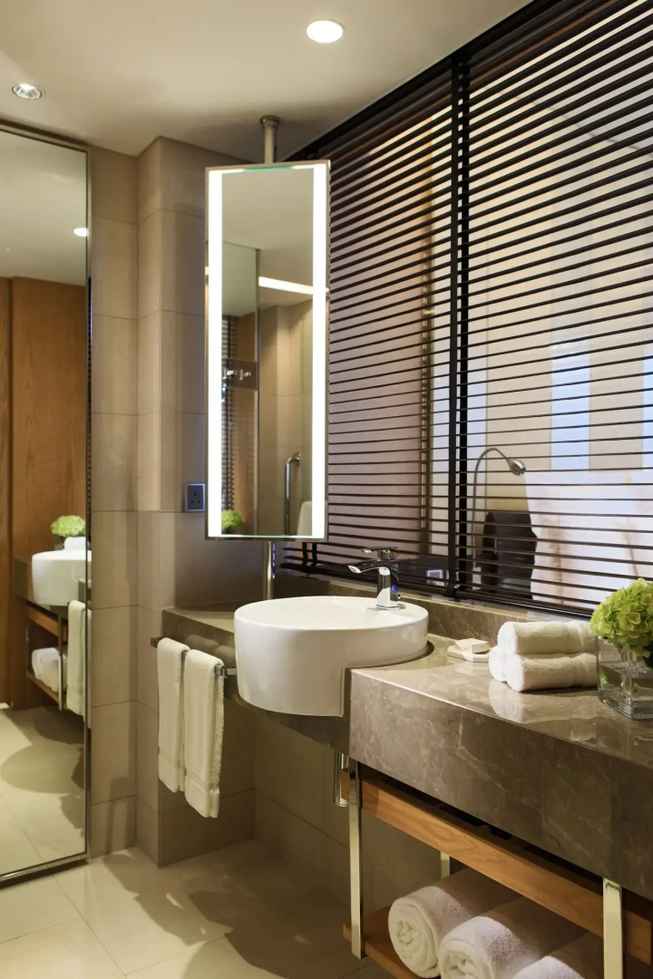Renaissance Hong Kong Harbour View Hotel