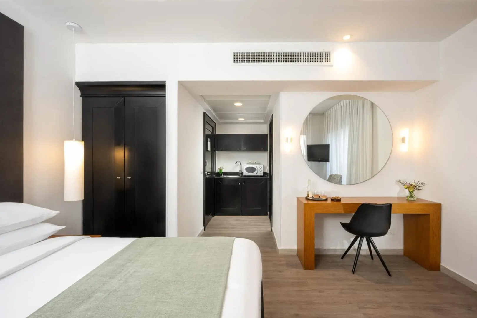 The Savoy Tel-Aviv, Sea Side