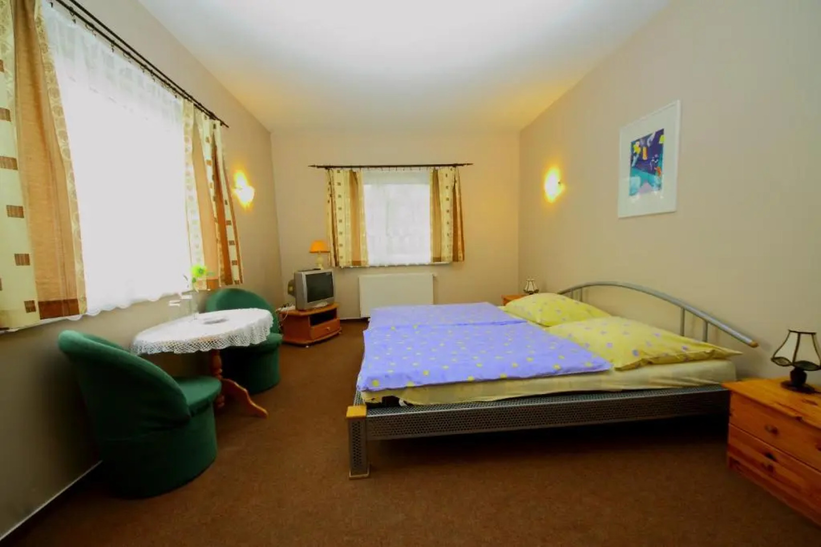 Restaurant & Hostel "Broadway"