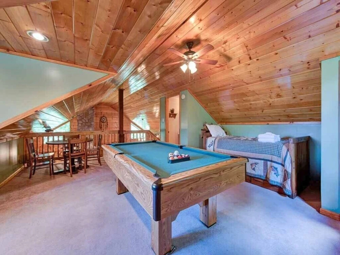 Dreamweaver 2 Bedroom Home with Hot Tub