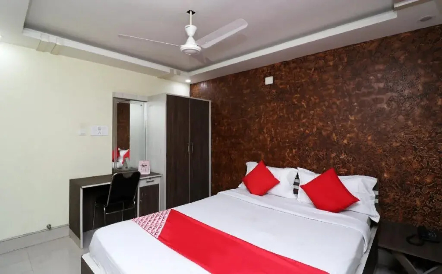 Hotel Taj Palace By OYO Rooms