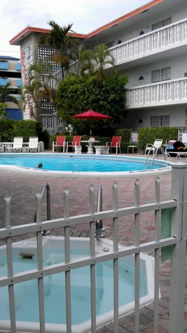 Deerfield Buccaneer Resort Apartments