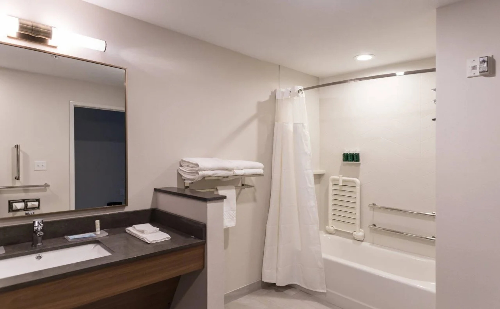 Fairfield Inn and Suites by Marriott Northfield