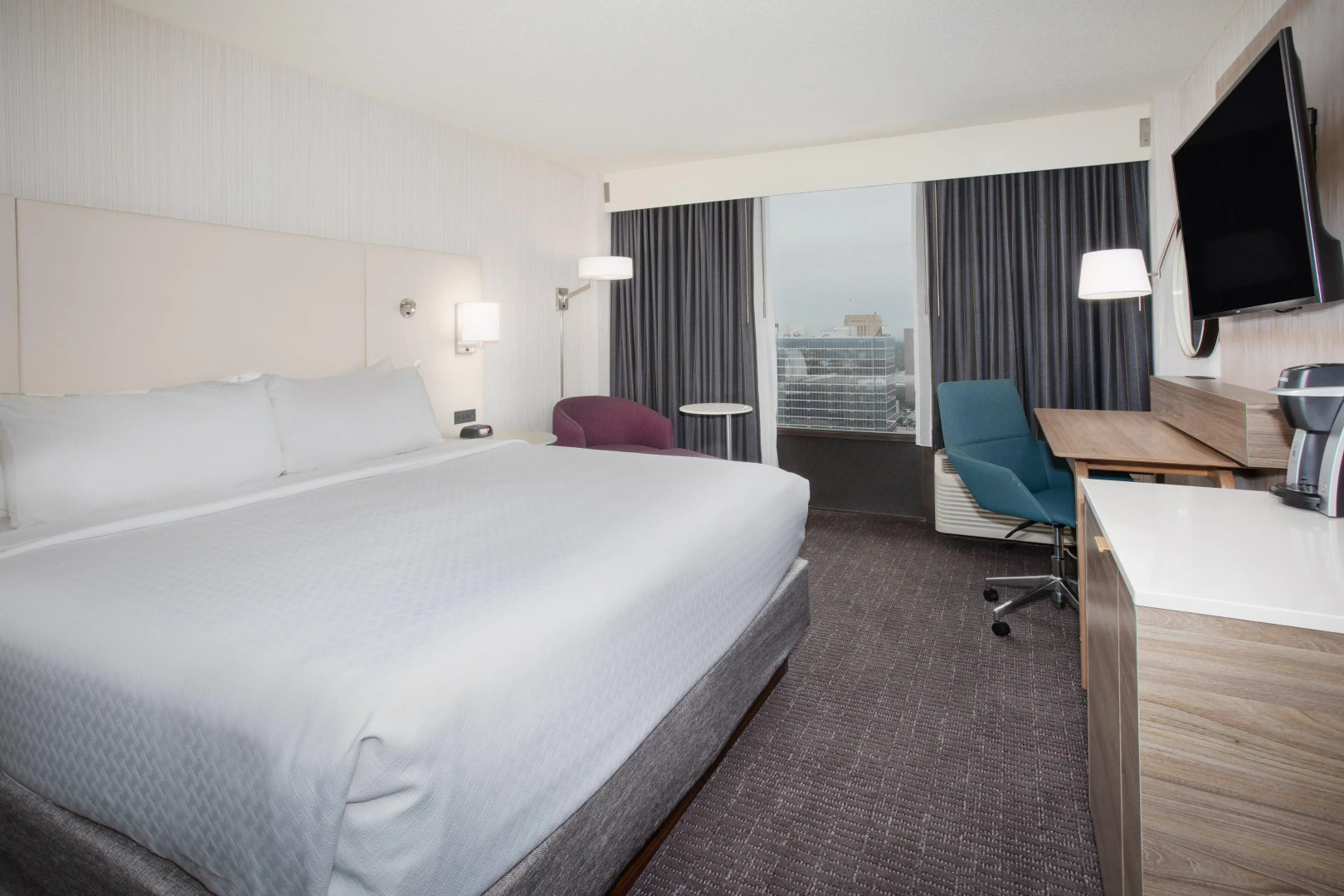 Crowne Plaza Kansas City Downtown by IHG
