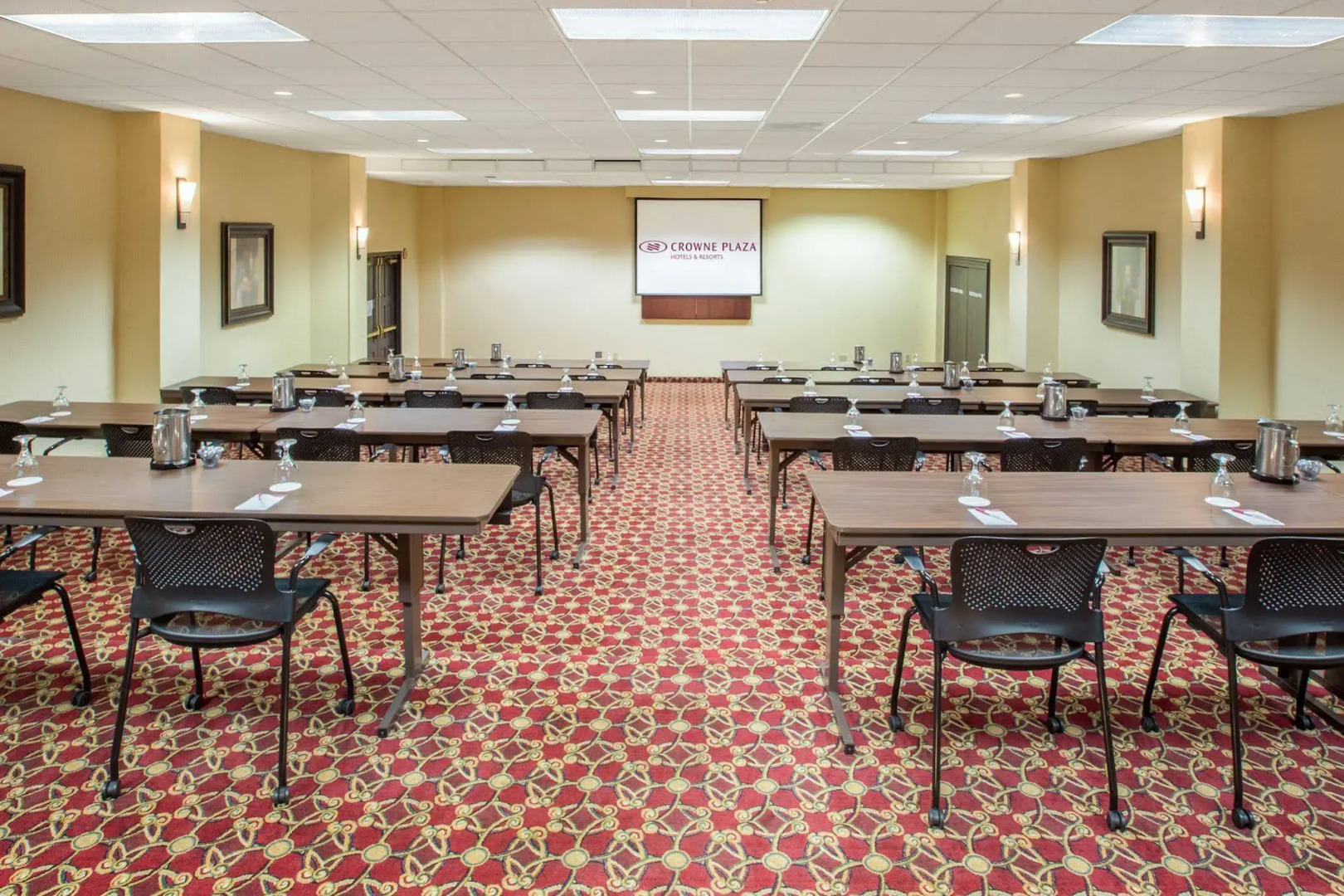 Crowne Plaza Cleveland Airport by IHG