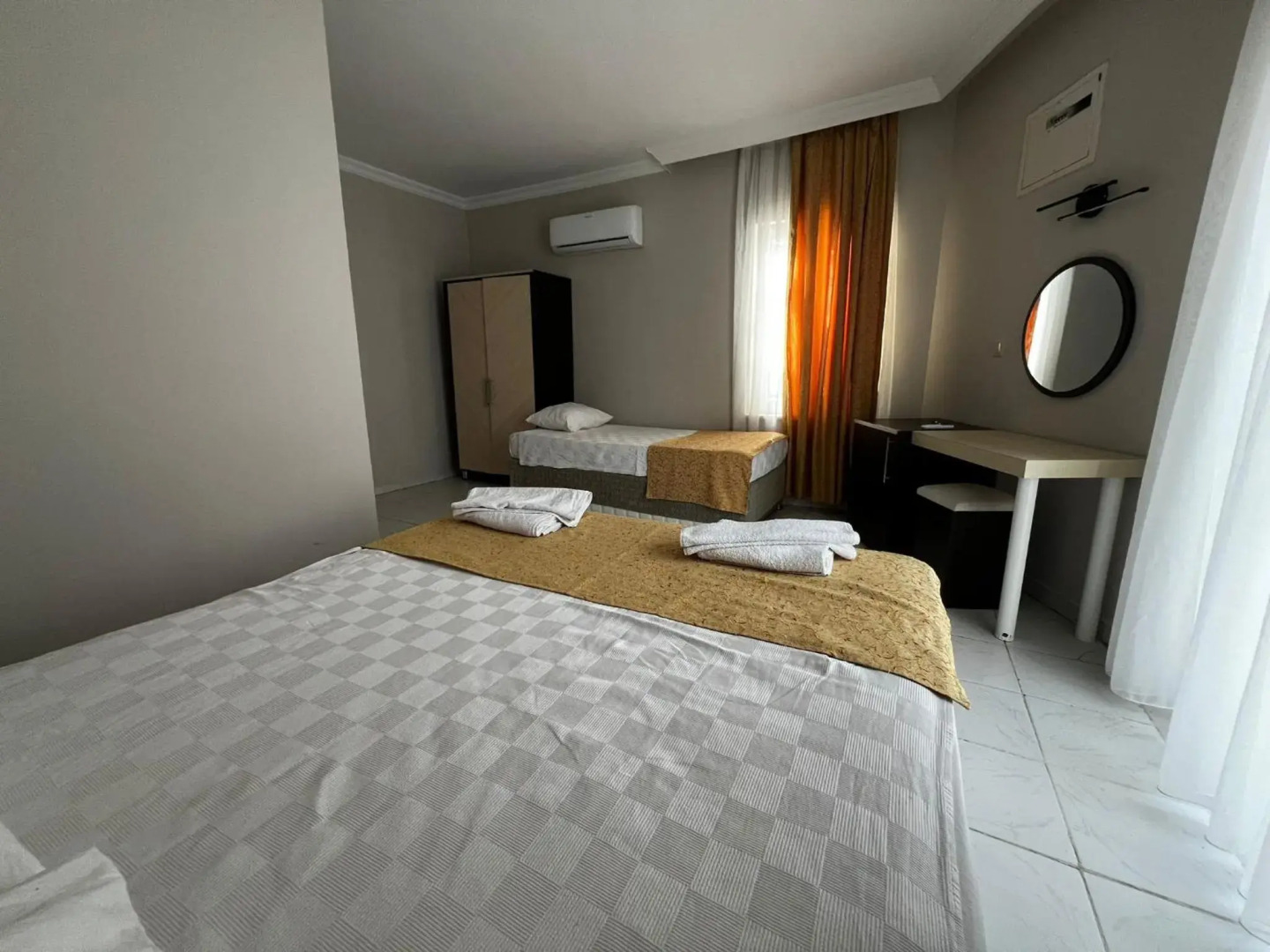 Side Beach Club Hotel